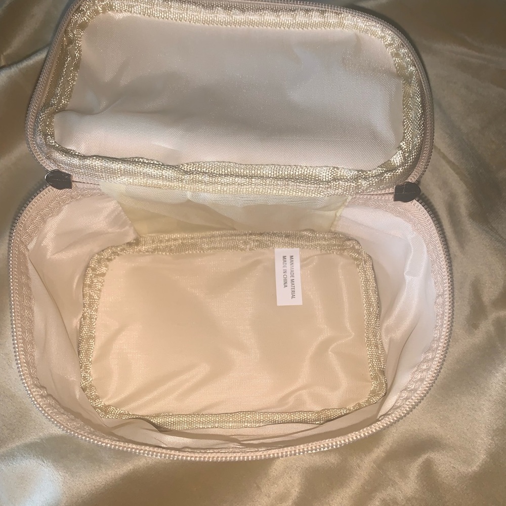 Cosmetic bag - Picture 4 of 4